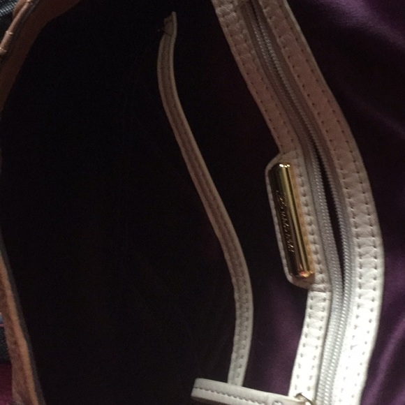 Purse - Picture 3 of 9